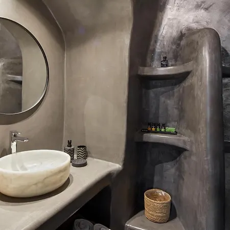 Otel Arxegono Cave Santorini Pýrgos