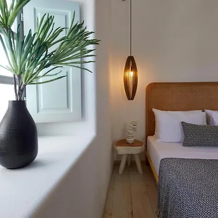 Arxegono Cave Santorini Hotel