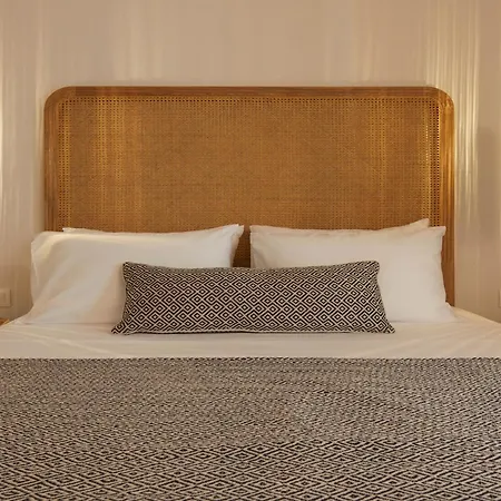 Arxegono Cave Santorini Hotel