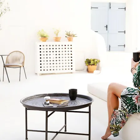 Отель Arxegono Cave Santorini 4*