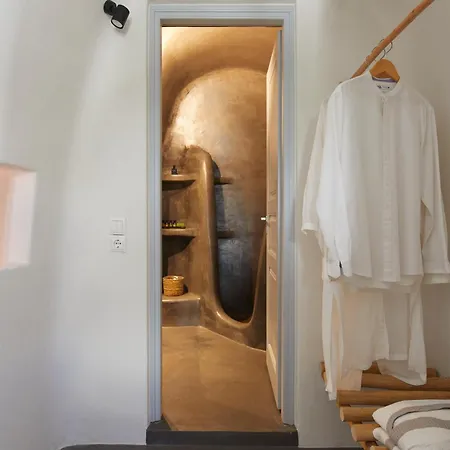 Arxegono Cave Santorini Пиргос