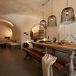 Arxegono Cave Santorini Hotel Pýrgos