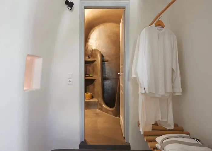 Arxegono Cave Santorini Pýrgos